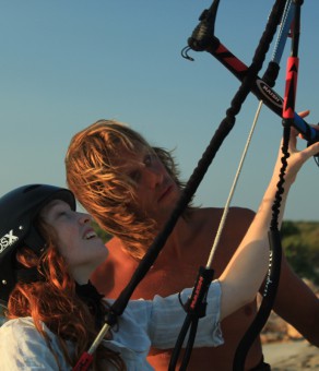 Learn to kitesurf in a safe way