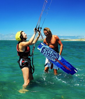 Learn to kitesurf in the best conditions