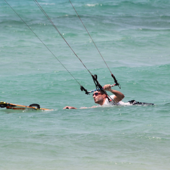 Learn to Kitesurf