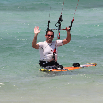 Learn to Kitesurf
