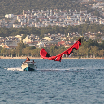 Kitesurfing