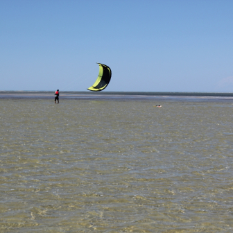 Learn to Kitesurf